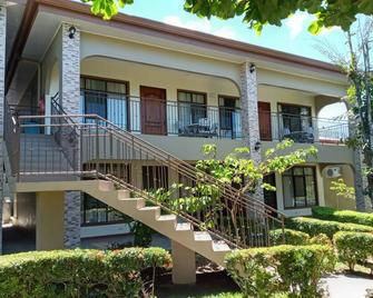 Hotel & Villas Huetares - Playa Hermosa - Building