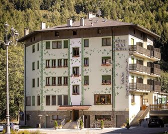 Hotel Club Funivia - Aprica - Budova