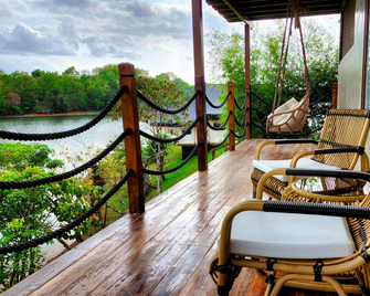 Sofia's Lake Resort Cavinti - Lumban - Balcony