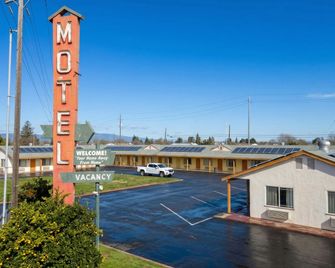 Gables Motel Near Fresno Yosemite - Fresno - Building