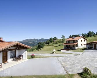 Apartment 'Trasgu' with Mountain View, Private Terrace and Wi-Fi - Cangas de Onís - Building