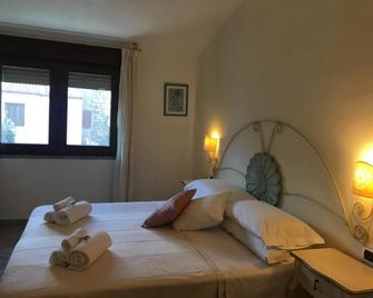 Hotel Sorgente - Aglientu - Ložnice