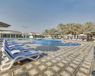 Royal Residence Hotel Apartments - Umm Al Qaiwain - Bazén