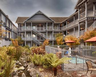 Best Western Plus Bayshore Inn - Eureka - Edificio
