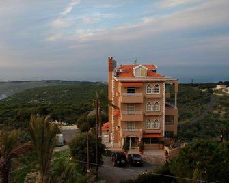 Theodos Hotel - Batroun - Edificio