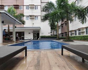 With Pool Access @ Tulip Guest Suite - Trece Martires - Pool