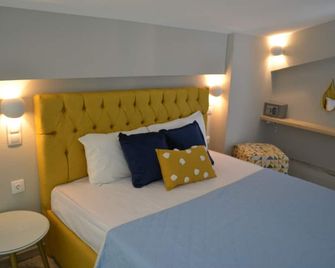 Central mezonette for 3 - Scíathos - Habitación