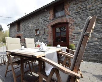 Gite at the Calm way in the Center - Bastogne - Patio