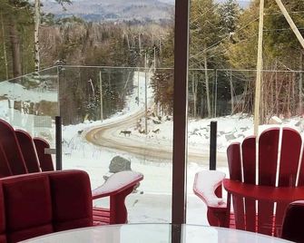 Spa and Incredible View - Le Renard Blanc - Saint-Alexis-des-Monts - Balcony