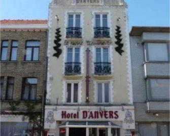 Anvers - De Panne - Building