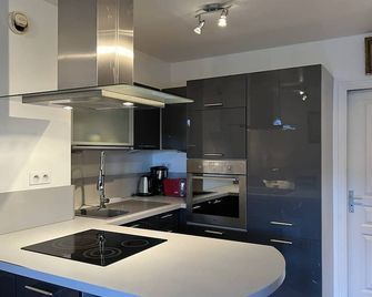 656 - Charmant studio à Erquy, situé à environ 100m du centre 300m de la plage - Erquy - Cuisine