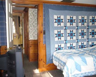 White Trellis Motel - North Conway - Bedroom