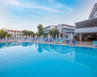 Armas Bella Sun - Side - Pool