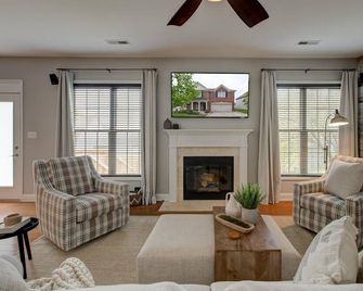 Beautiful 5 bedroom 2.5 bathroom Georgetown pet friendly house - Georgetown - Olohuone