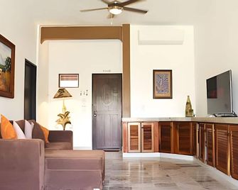 Casa de los Abuelos con Jardín y vista al Canal - Nuevo Vallarta - Sala de estar