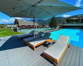 FRANZ ferdinand Mountain Resort Nassfeld - Tröpolach - Zwembad