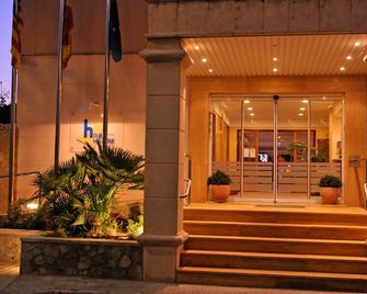 Hotel Bella Mar - Cala Ratjada - בניין