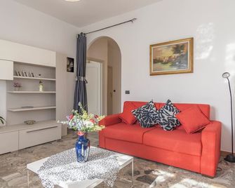 Quadri d'Oro - Beachside Escape in Beautiful Liguria - Loano - Wohnzimmer