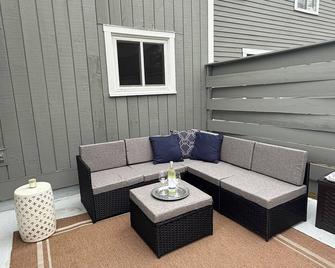 Charming 2-bedroom townhome North Woodstock. Walk to town, 5mins from Loon. - Woodstock - Patio
