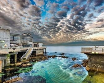 3798 Cedar Place apts - Carmel-by-the-Sea - Building