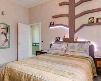 Country House 2 br - Forlì - Habitación