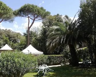 Hotel La Tavernetta Dei Ronchi - Massa