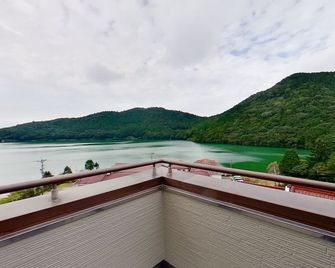 Nonsmoking Premium Lake View Suite with Balcony Private Bath Free Coworking / Unzen Nagasaki - Unzen - Balkon
