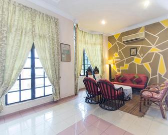 OYO 441 Inb Resort - 馬六甲 - 客廳