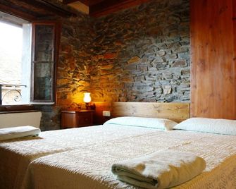 Hostal Rusó Sc - Llivia - Bedroom