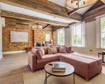 Oak & Poppy - London - Living room