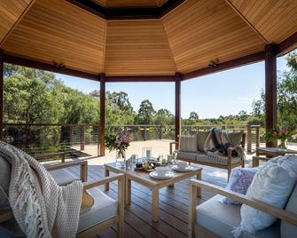 Forest Rise Chalets and Lodge - Metricup - Balcony