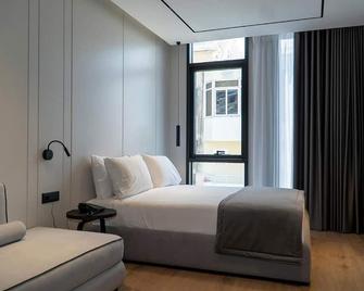 Center Hotel - Saranda - Schlafzimmer