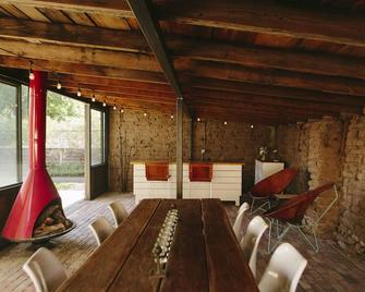 Crash At Corte Del Norte - Marfa - Dining room