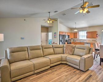 Sebring Gem Close to Golf and Raceway - Sebring - Living room