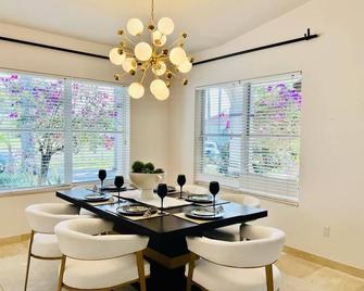 Maui Mansion Miami w/resort pool - Southwest Ranches - Comedor