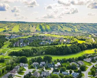 Blue Mtn Getaway in Historic Snowbridge Chalet - Collingwood - Golf course