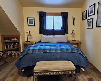 Private Guest Quarters in the Heart of the Bitterroot Valley - Hamilton - Schlafzimmer