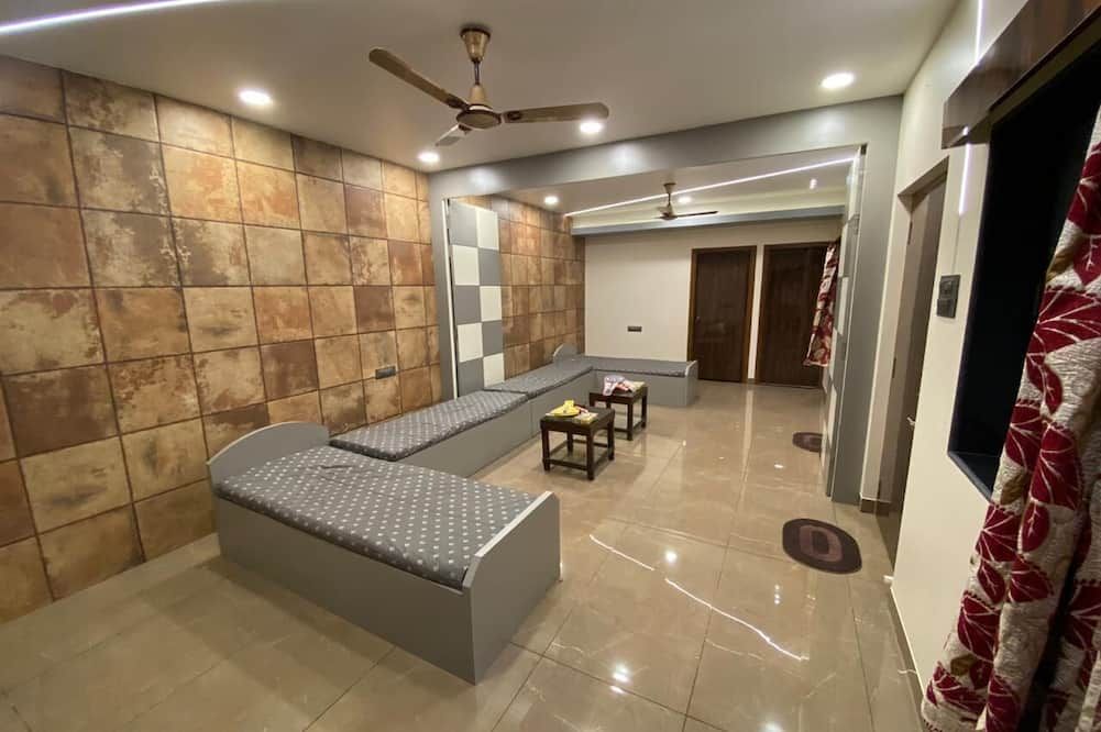 Zaid & Nida House - Panchgani - Lobby
