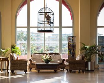 Ohtels La Hacienda - Tarragona - Recepción