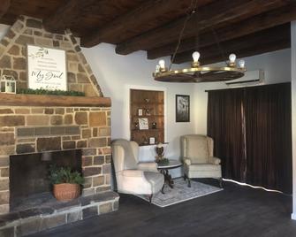 Country Farmhouse stone section built in 1790. Borders the scenic Juniata River - Mifflintown - Living room