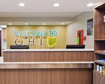 Family-Friendly Stay By I-70! Near Ohio Valley Plaza w/ Free Breakfast - Bridgeport - Receptie