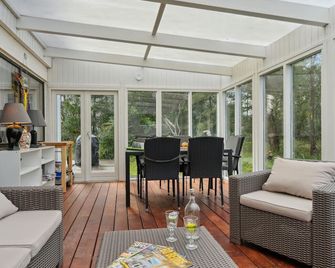 Gorgeous home in ålbæk with WiFi - Ålbæk - Living room