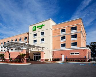 Holiday Inn & Suites Beaufort @ Highway 21 By IHG - Beaufort - Bygning