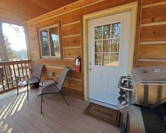 Cute Camping Cabin in Custer - Custer - Balcon