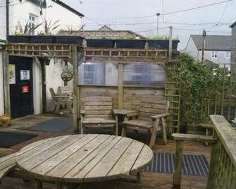 Duke of Cornwall - St. Austell - פטיו