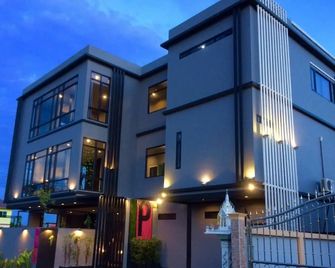 Prai Fhan View - Mae Sai - Byggnad