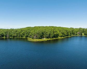 Pine Lake Lodge - Serene Lakeside Retreat on Private Lake – Shell Lake Escape - Shell Lake - Vista del exterior