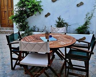 Lindos Center Studios - Lindos - Patio
