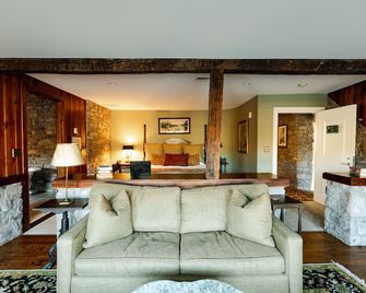 Black Bass Hotel - Lumberville - Living room