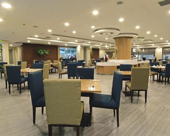 Anara Sky Kualanamu Hotel - Beringin - Restaurante